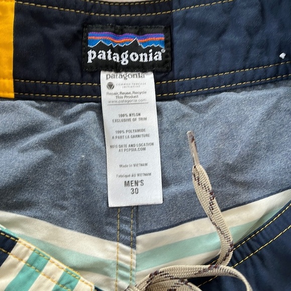 Patagonia Men's Wavefarer Boardshorts Blue Yellow Stripe Zipper Pocket Size 30 - Picture 5 of 5